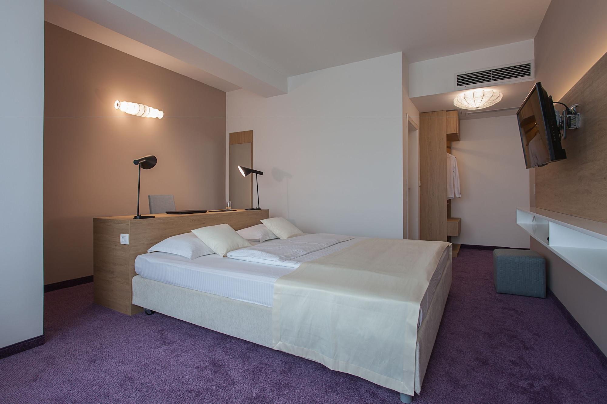 City Park Hotel Скопие Екстериор снимка