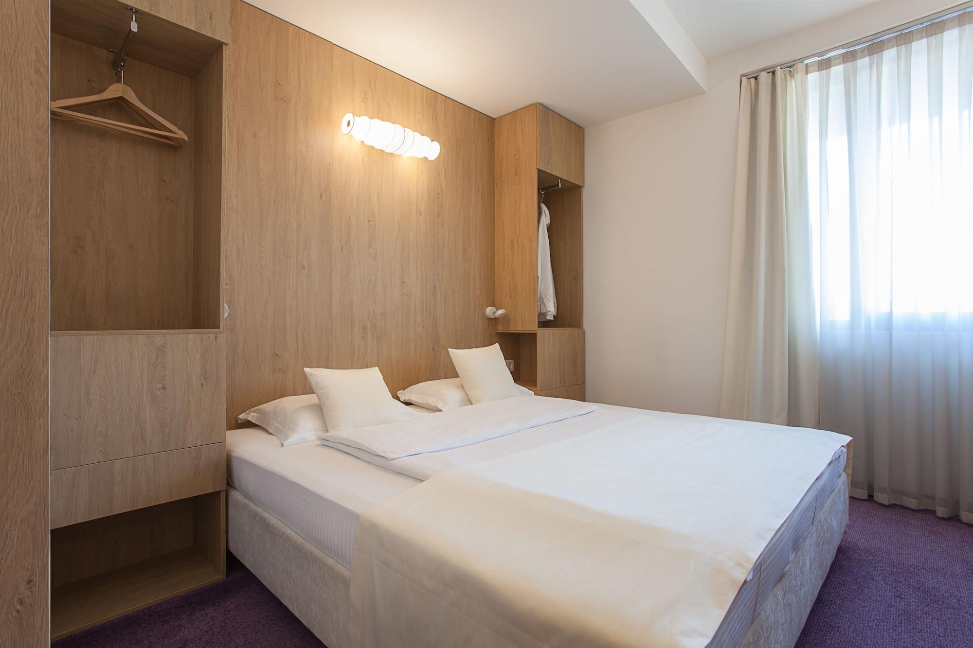 City Park Hotel Скопие Екстериор снимка