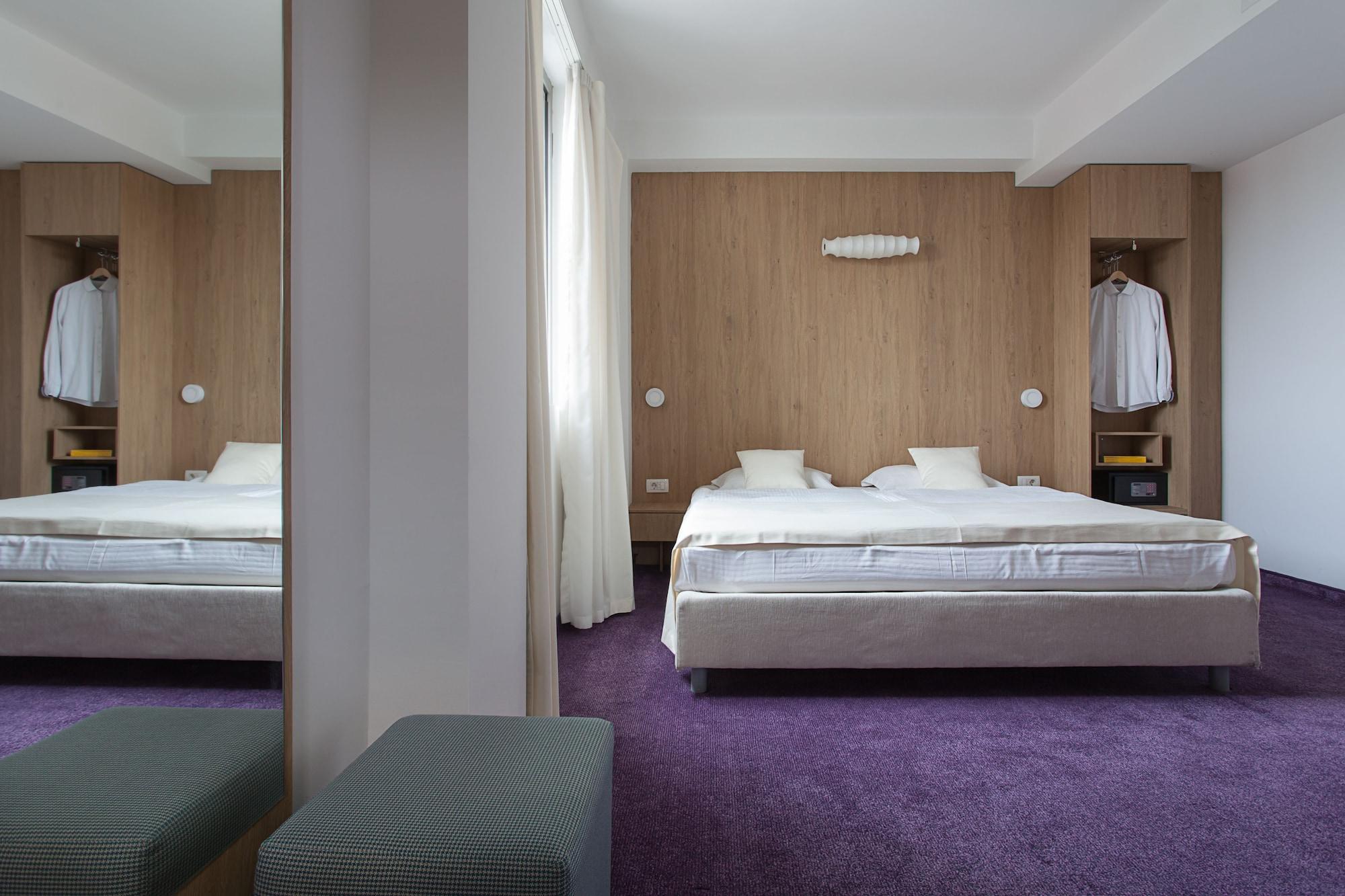 City Park Hotel Скопие Екстериор снимка