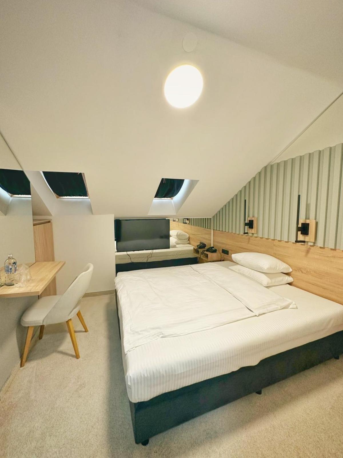 City Park Hotel Скопие Екстериор снимка