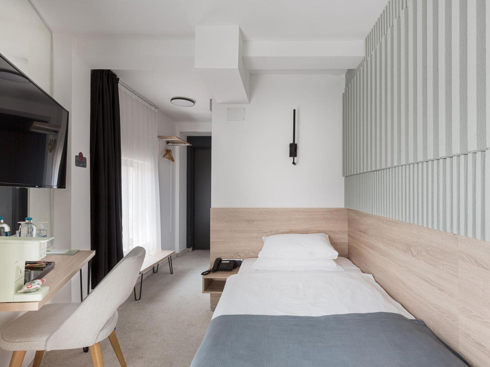 City Park Hotel Скопие Екстериор снимка