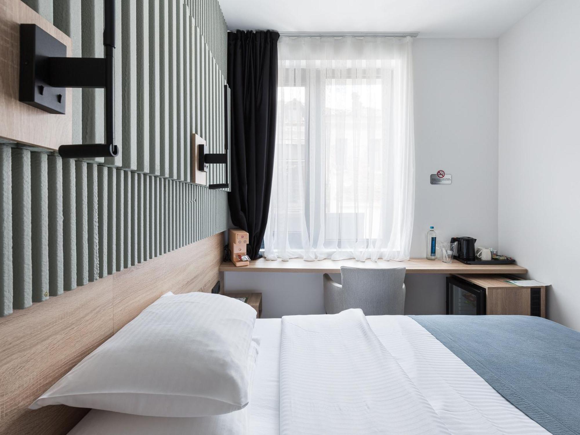 City Park Hotel Скопие Екстериор снимка