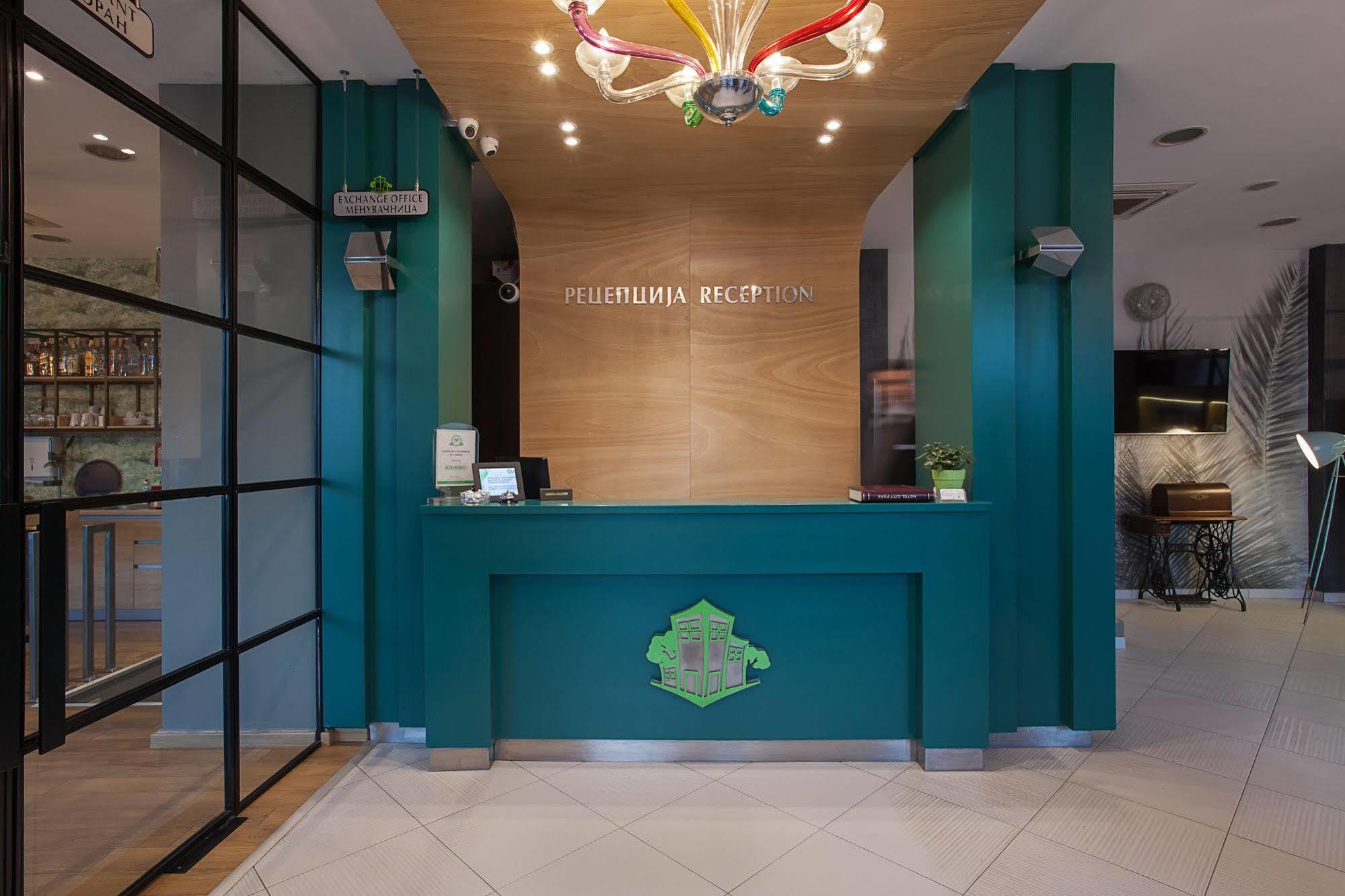 City Park Hotel Скопие Екстериор снимка