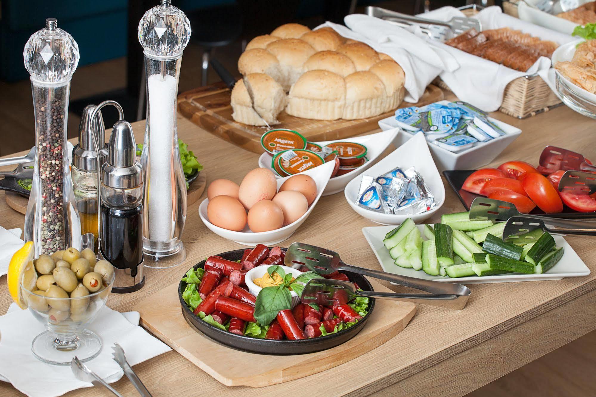 City Park Hotel Скопие Екстериор снимка